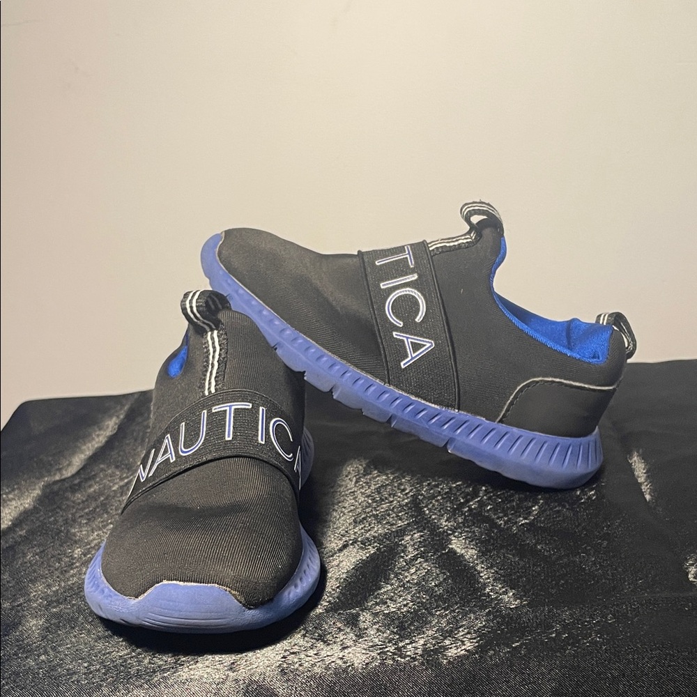 Nautica Men's Black Sneakers with Blue Soles